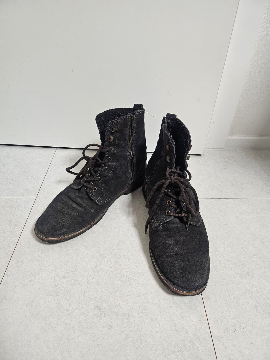 골든구스 Golden Goose 스웨이드 부츠 상품이미지1