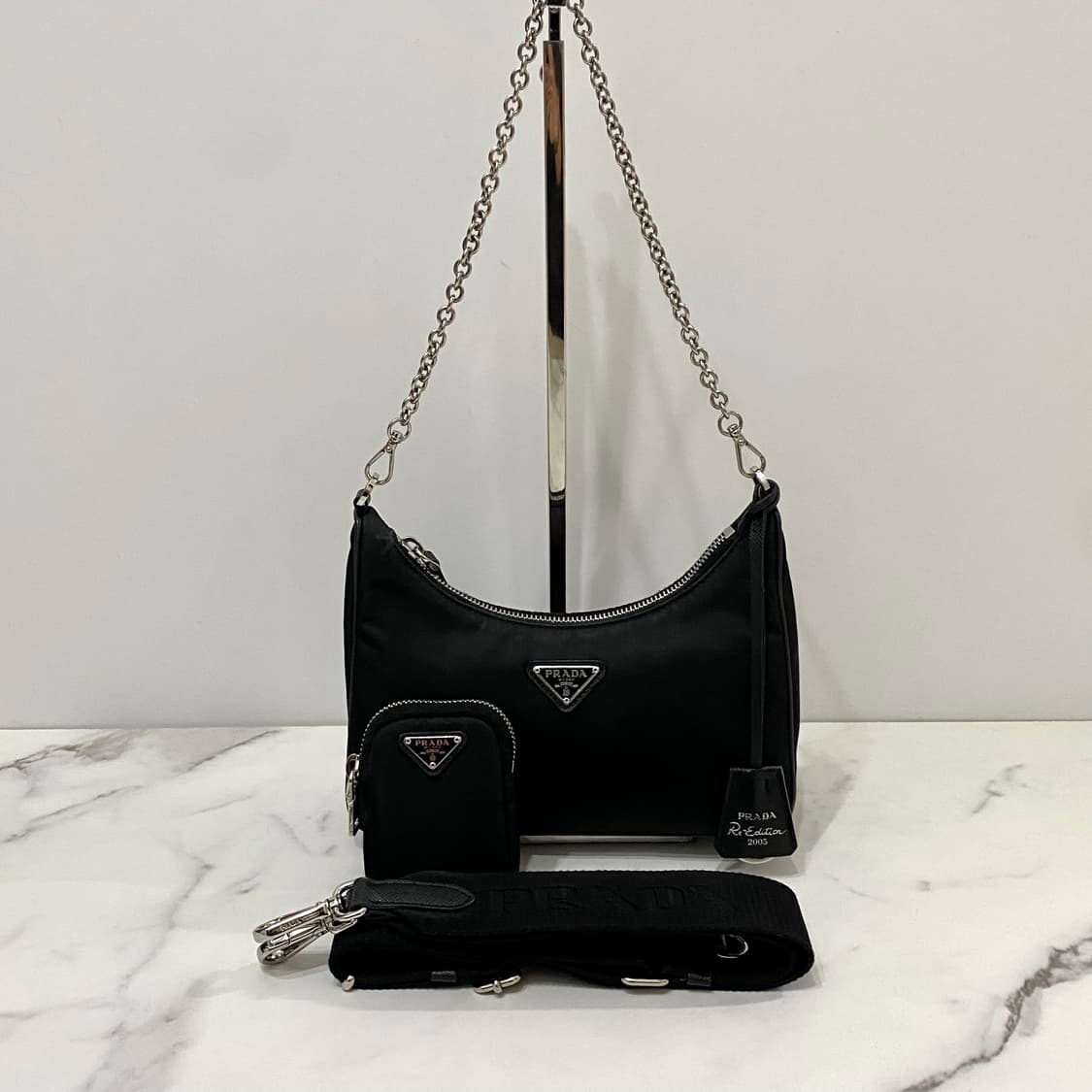 프라다 리에디션 2005 리나일론 숄더백 블랙 1BH204 상품이미지1