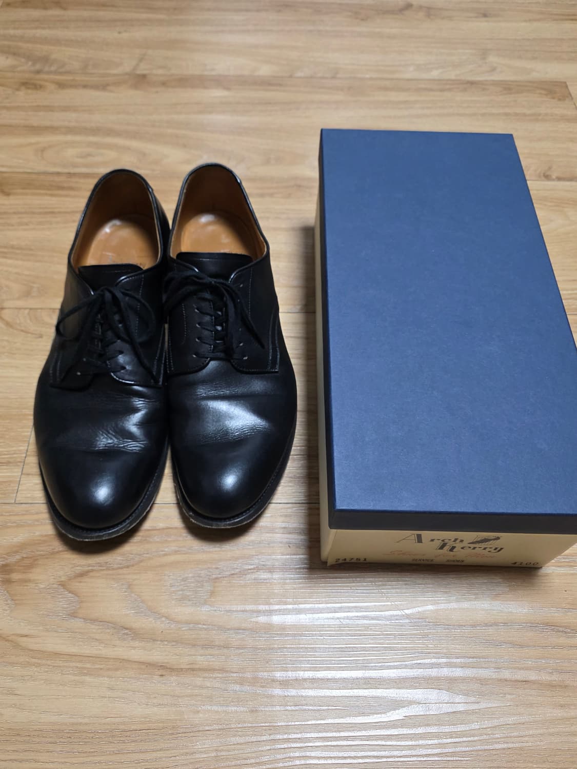 10size택포70만)아치캐리 24751서비스 슈즈 블랙 상품이미지1