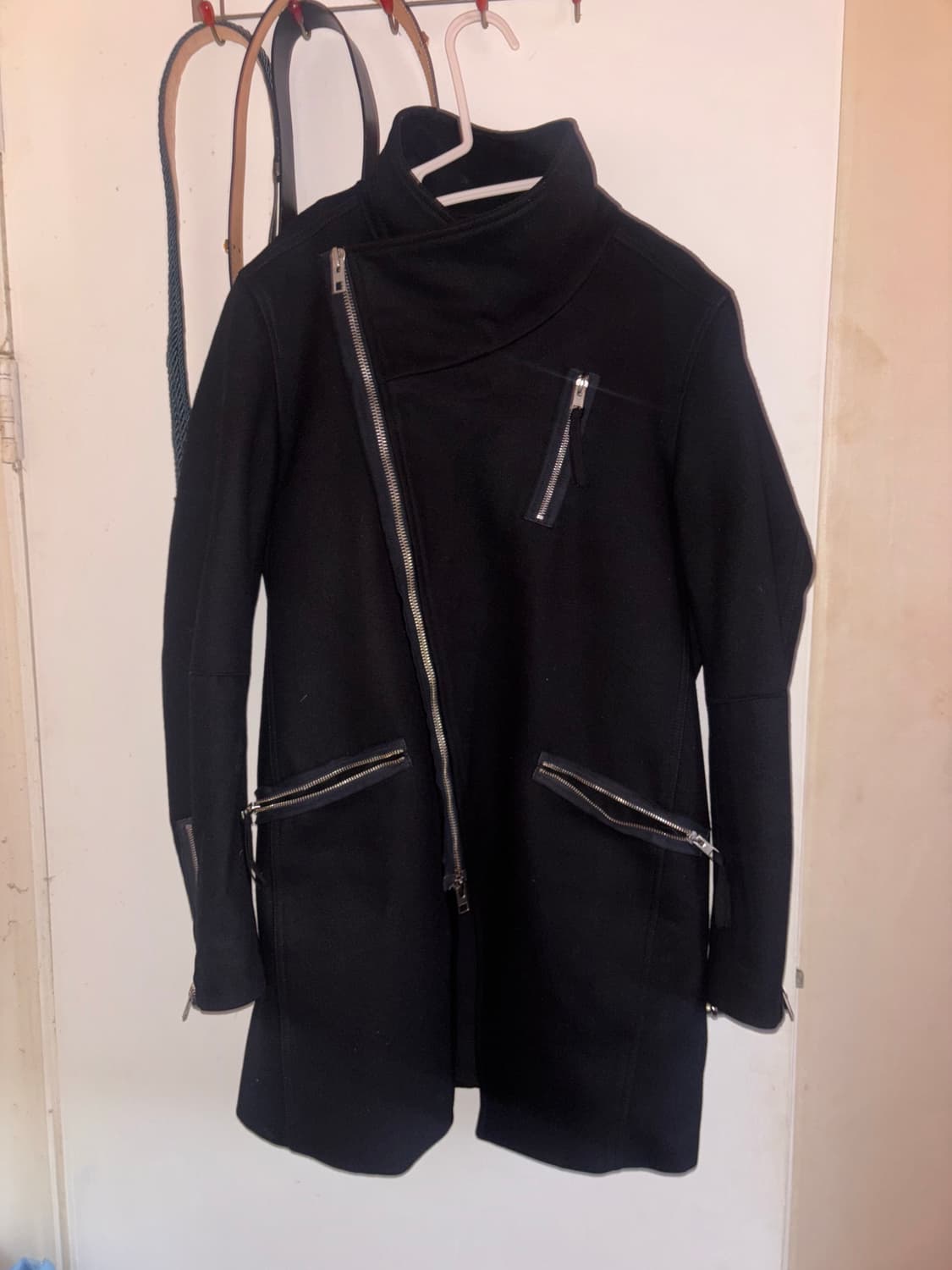 올세인츠 하이넥 사선 지퍼 라이더 코트 상품이미지1