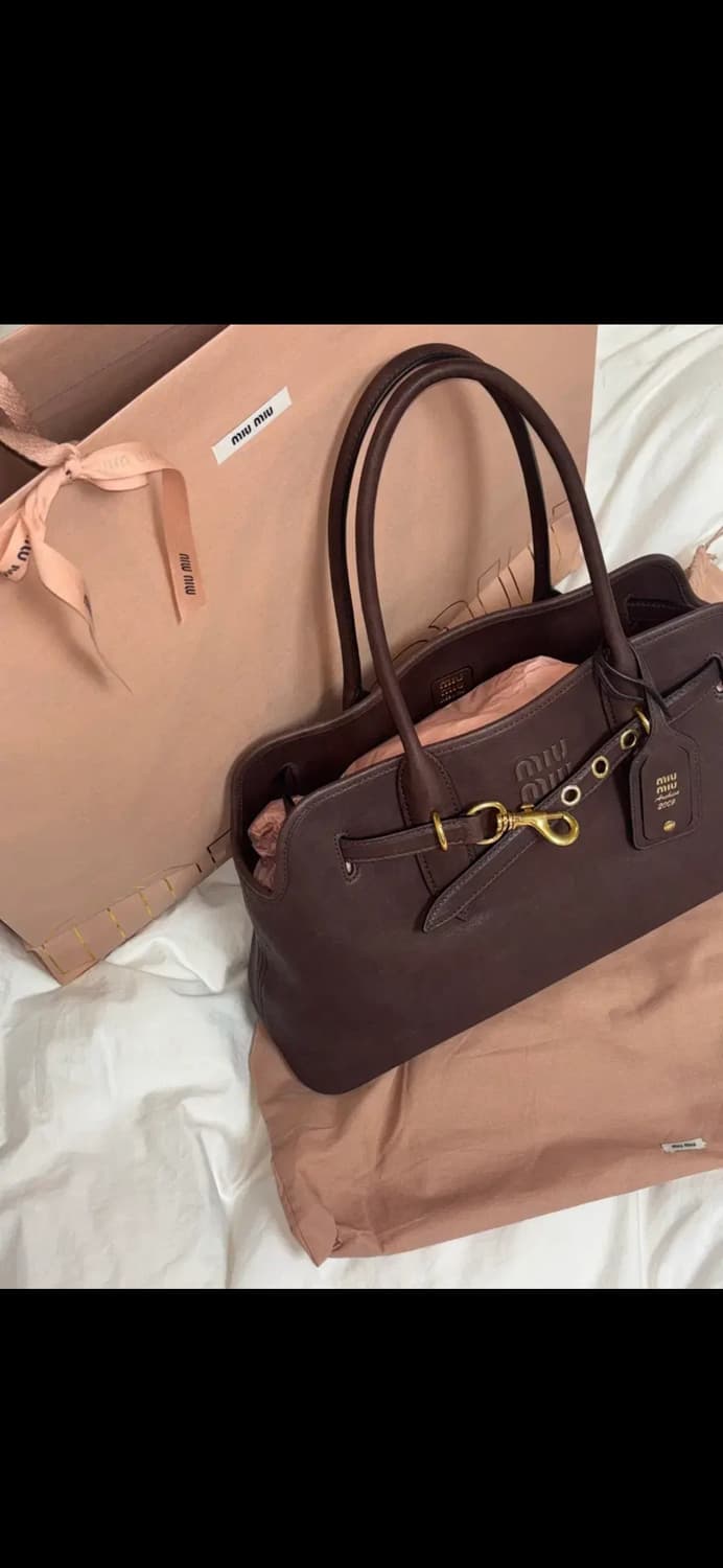 미우미우 아방뛰르 나파 라지 가죽백 (상태 최상/풀구성) 상품이미지3