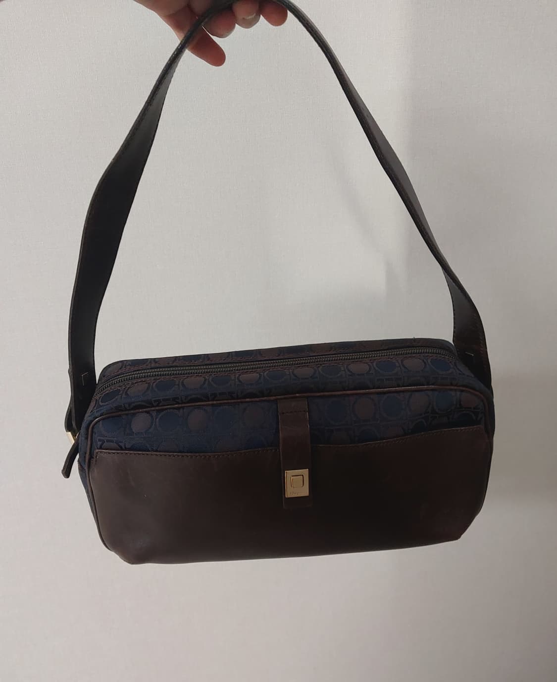 [정품] 페라가모 간치니 프린트 캔버스 숄더백 상품이미지3