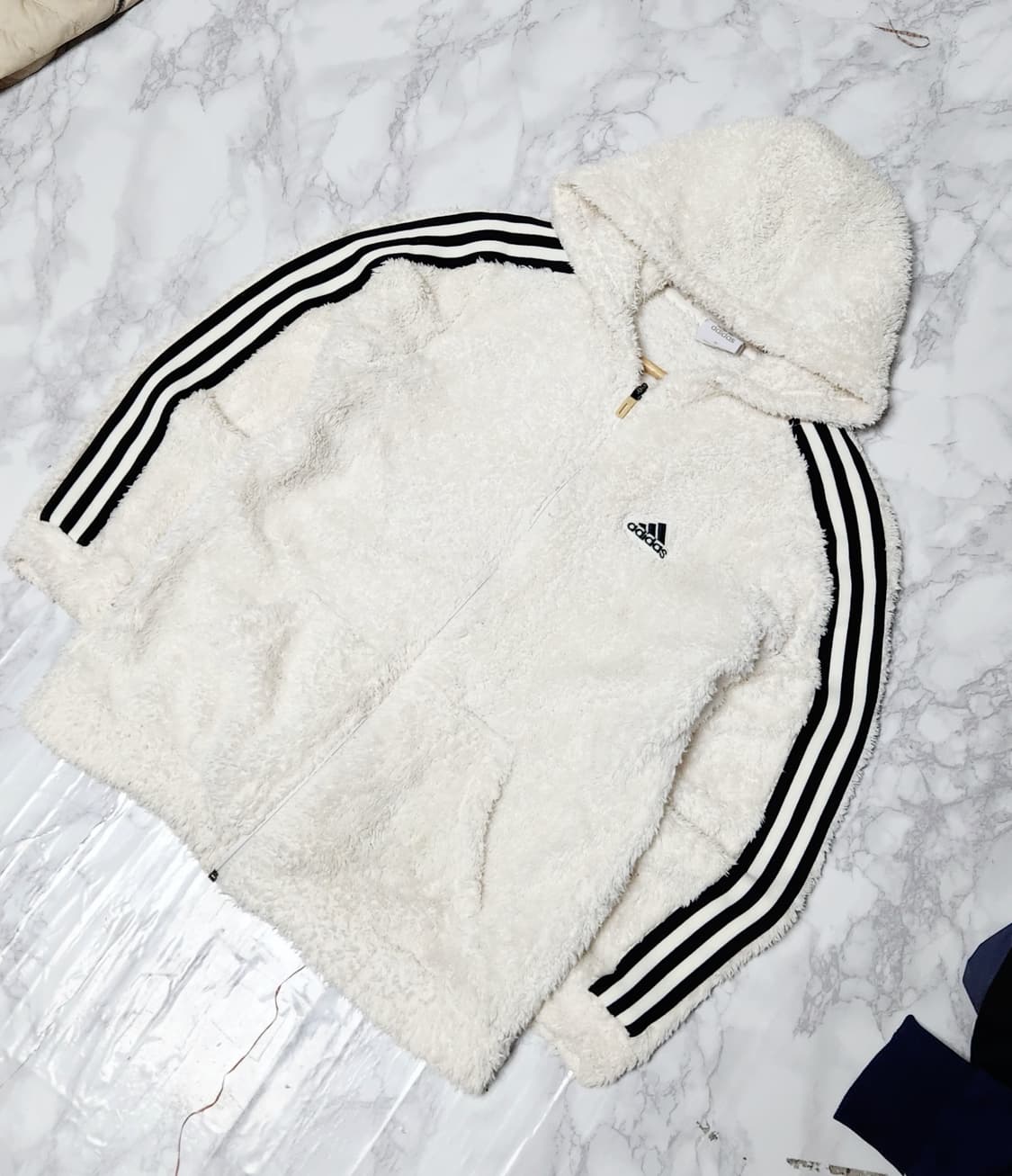 아디다스 삼선 흰검 뽀글이 후리스 후드 자켓 상품이미지2