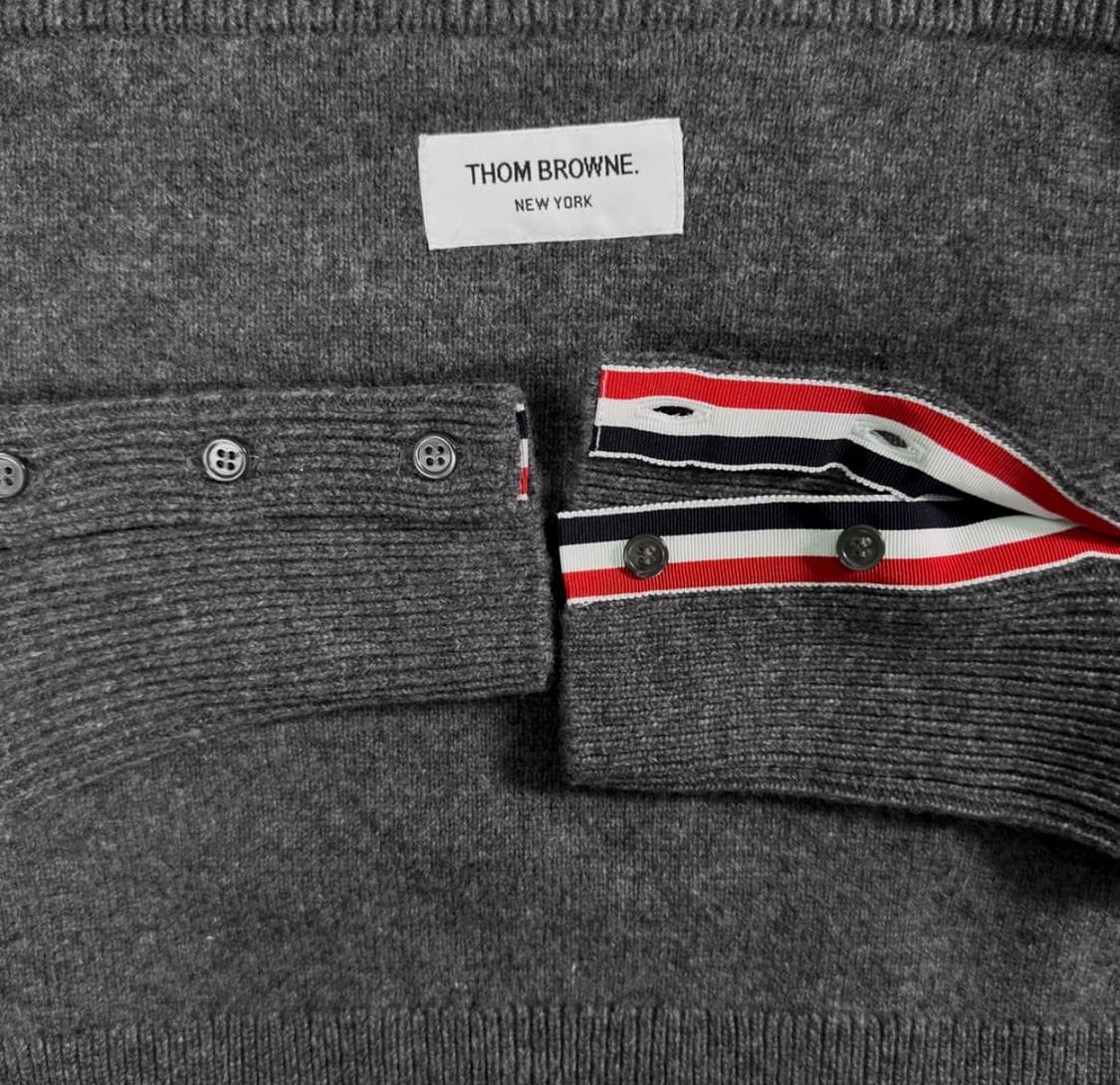 톰브라운 사선 완장 울 니트 스웨터 숄더백 크로스백 그레이 상품이미지6