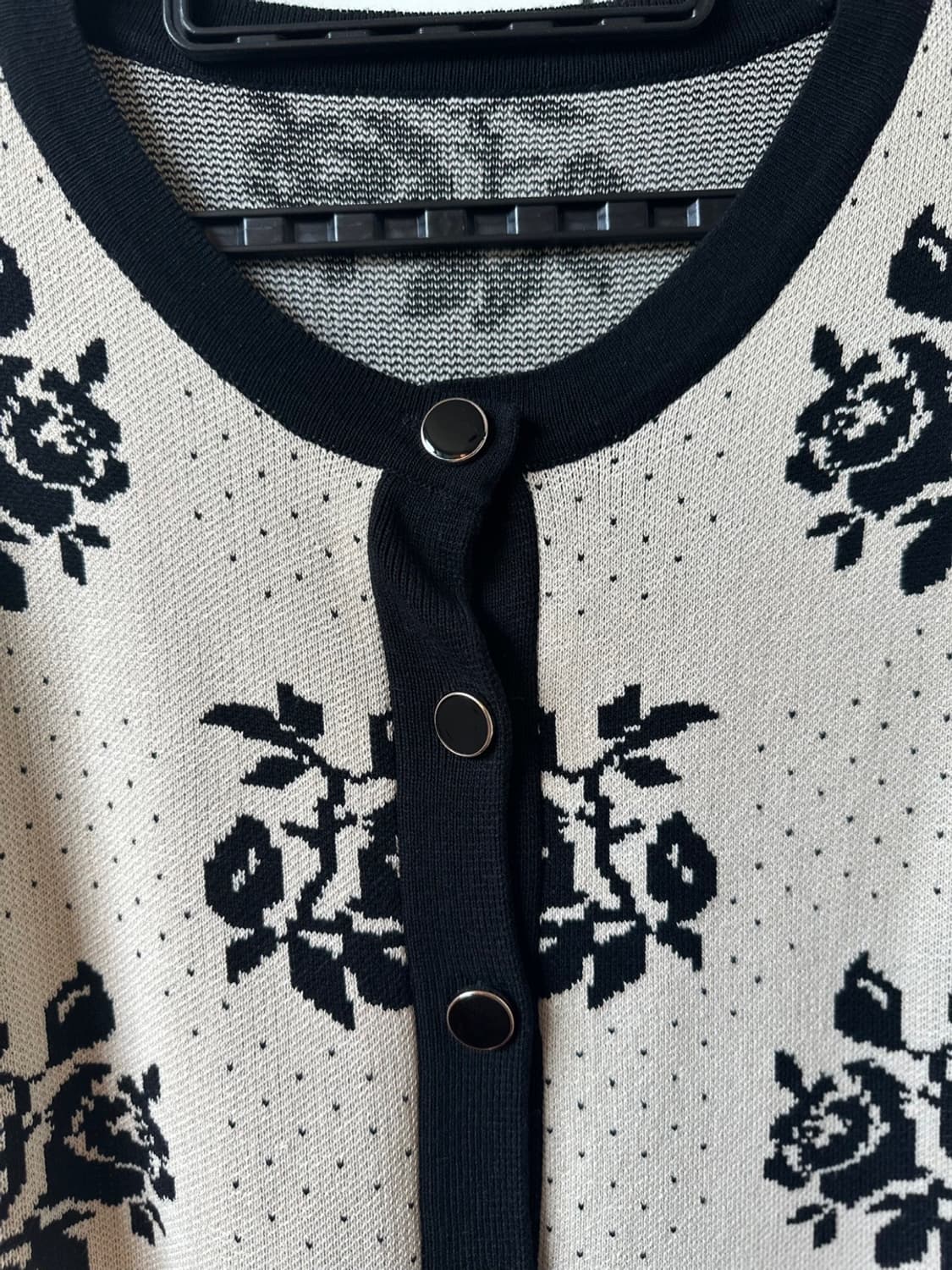 아이보리 장미 패턴 니트 가디건 상품이미지5