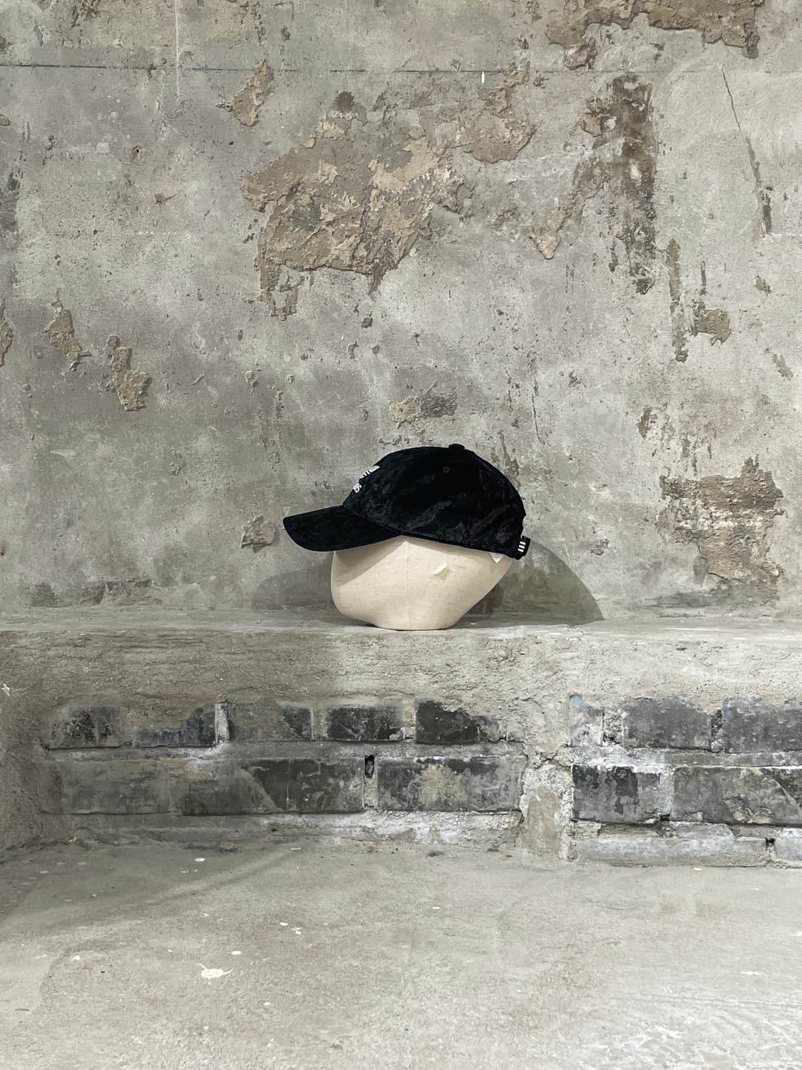 아디다스 블랙 파이어버드 벨루어 볼캡 상품이미지3