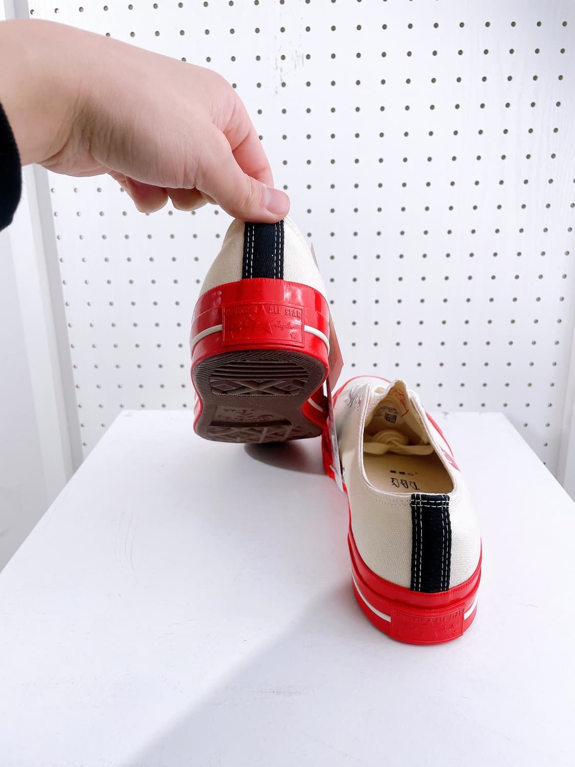 (정품/새상품) 컨버스 x 꼼데가르송 공용 화이트 레드 척 70 로우 상품이미지3