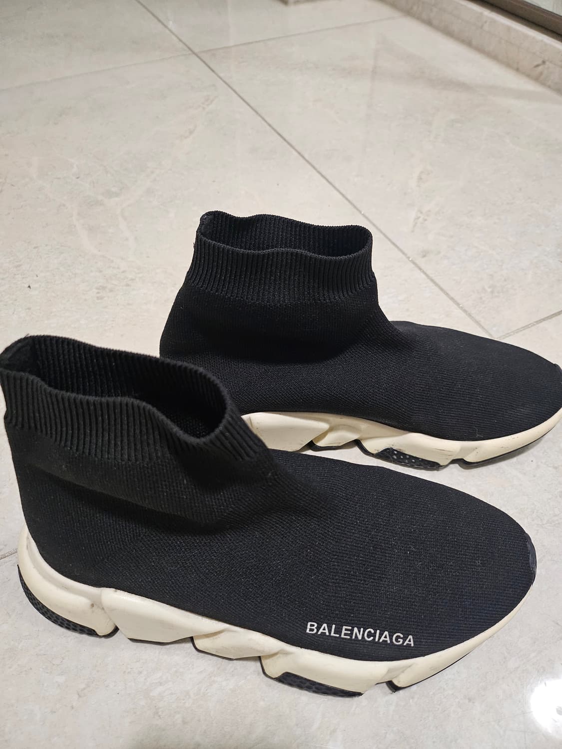 발렌시아가  상품이미지2