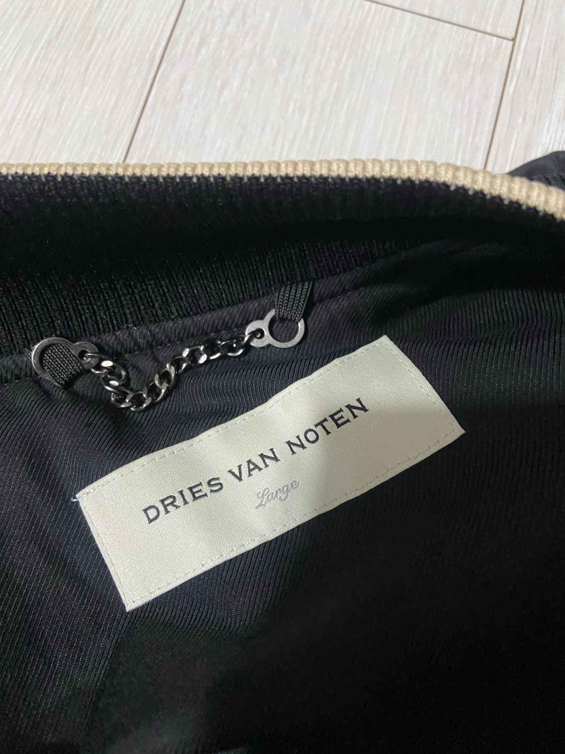 [L] 24SS 드리스 반 노튼 백지퍼 봄버 블랙 상품이미지3