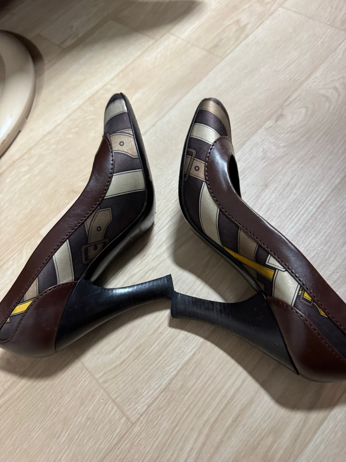 Burberry 버버리 실크 펌프스 상품이미지7