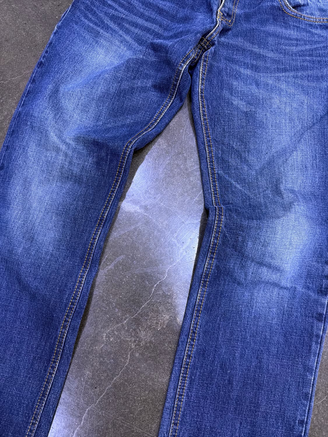 돌체앤가바나 중청 워싱 디테일 슬림 스트레이트핏 데님팬츠 48 상품이미지5