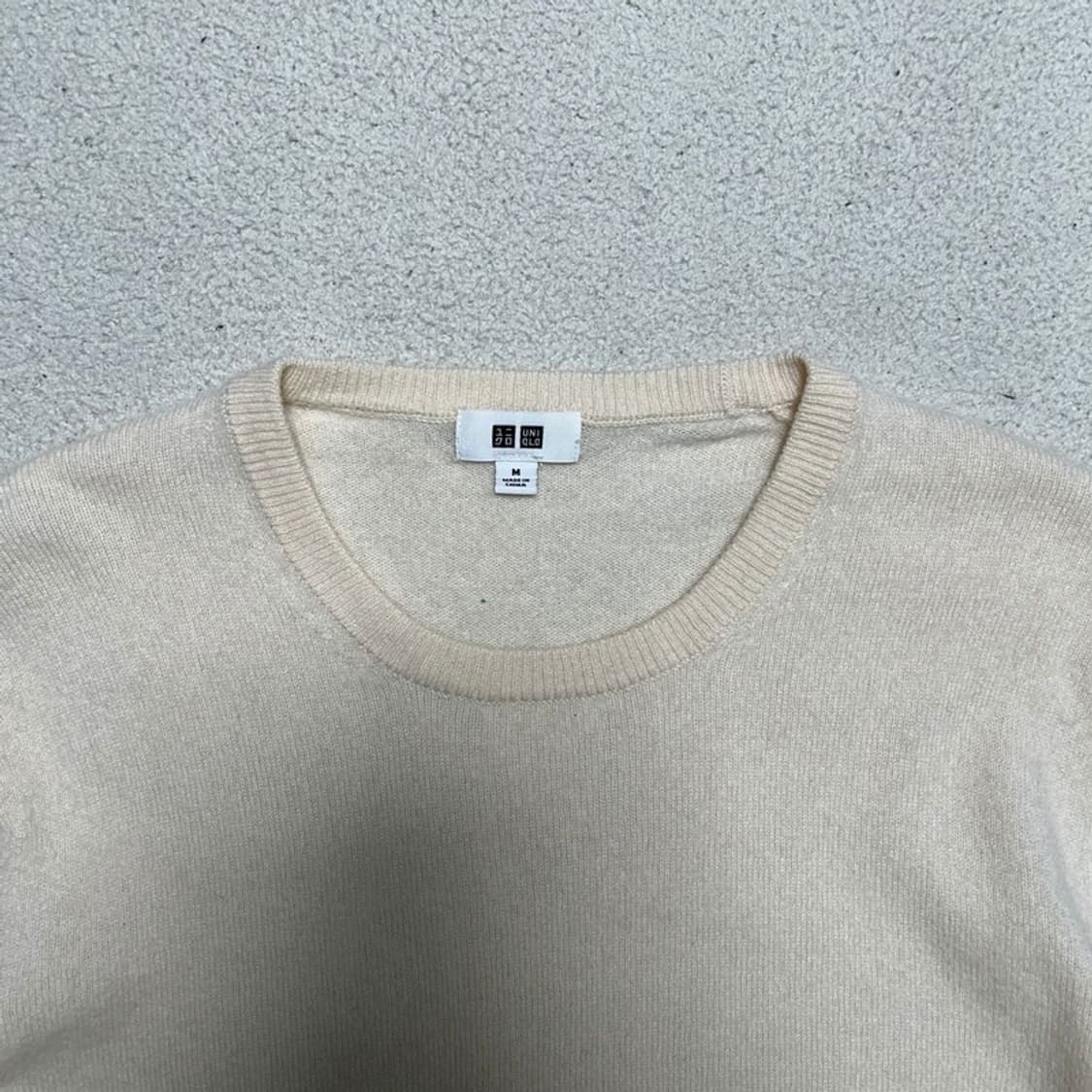 유니클로 캐시미어 100% 크루넥 니트 아이보리 M 상품이미지3
