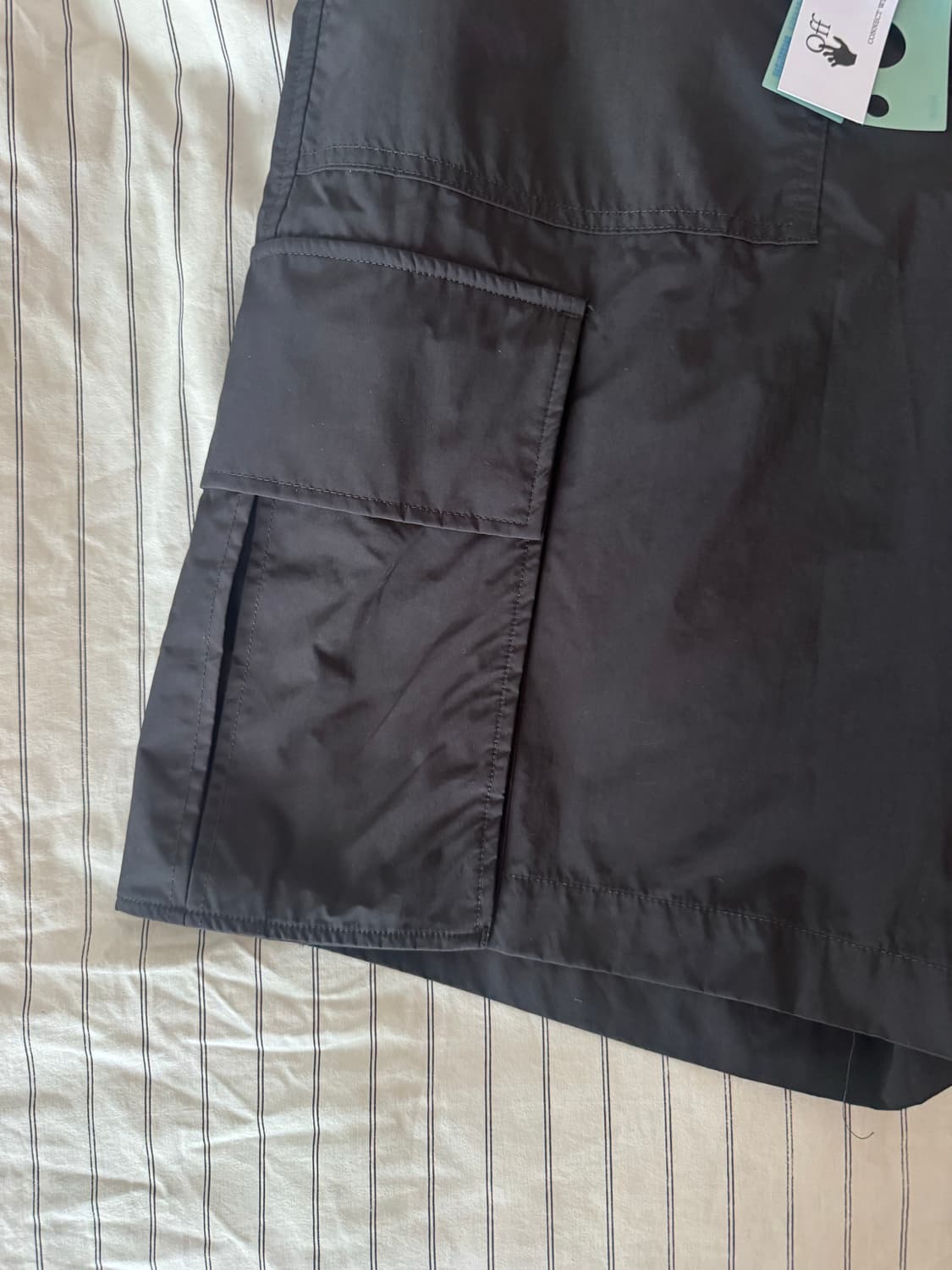 (32인치/새상품) Off-White 카고 쇼츠 블랙 택보유 상품이미지9