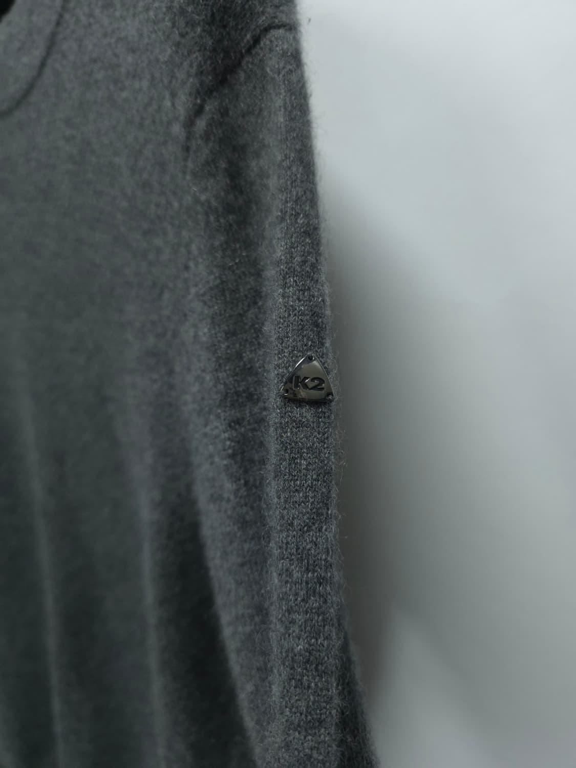 K2 남성 프리미엄 캐시미어 100% 라운드 니트 (차콜/105) 상품이미지4