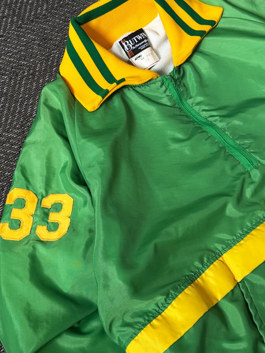 80s USA BUTWIN 빈티지 나일론 풀오버 (105-108) 상품이미지4