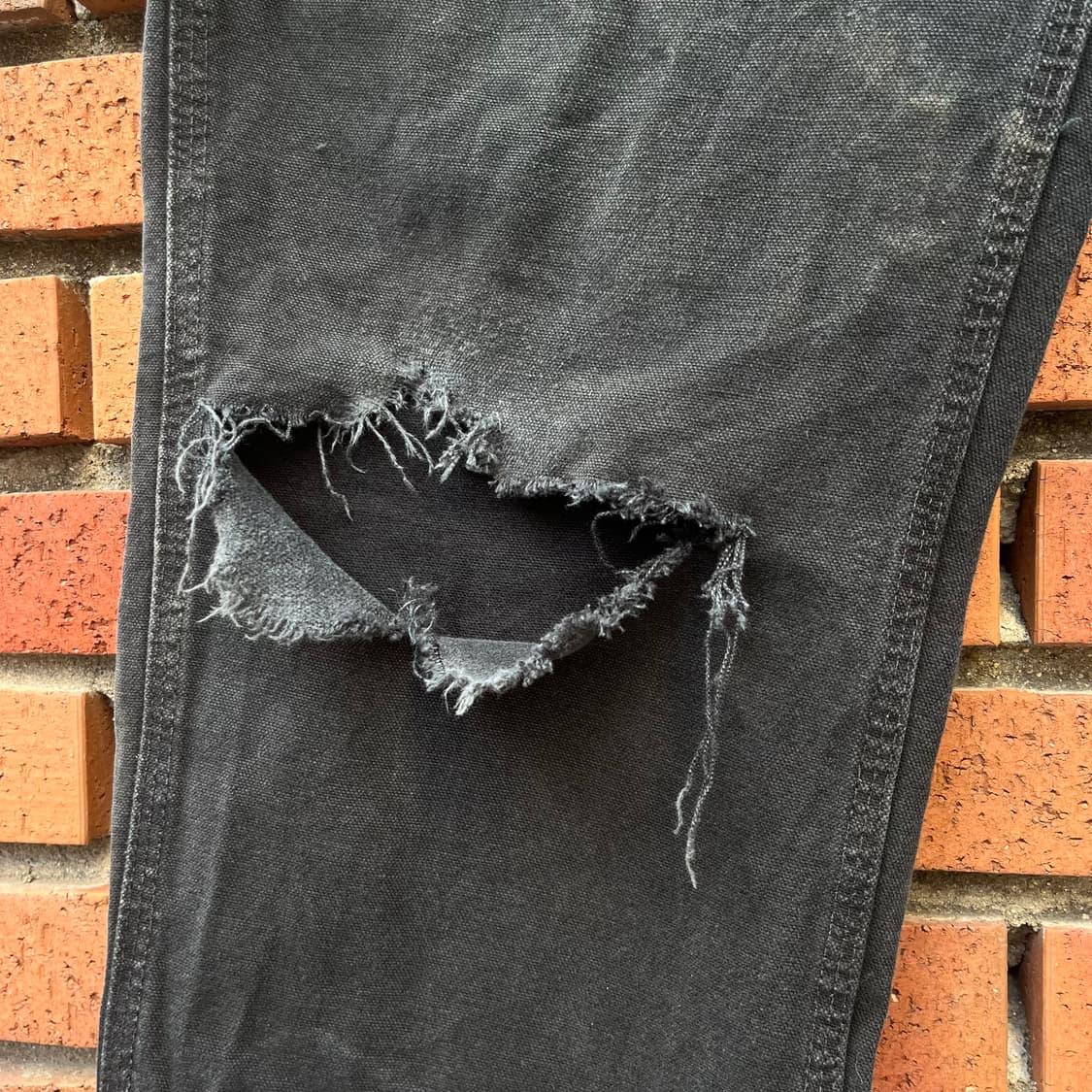 Carhartt 데미지 카펜터 팬츠 (31“) 상품이미지2