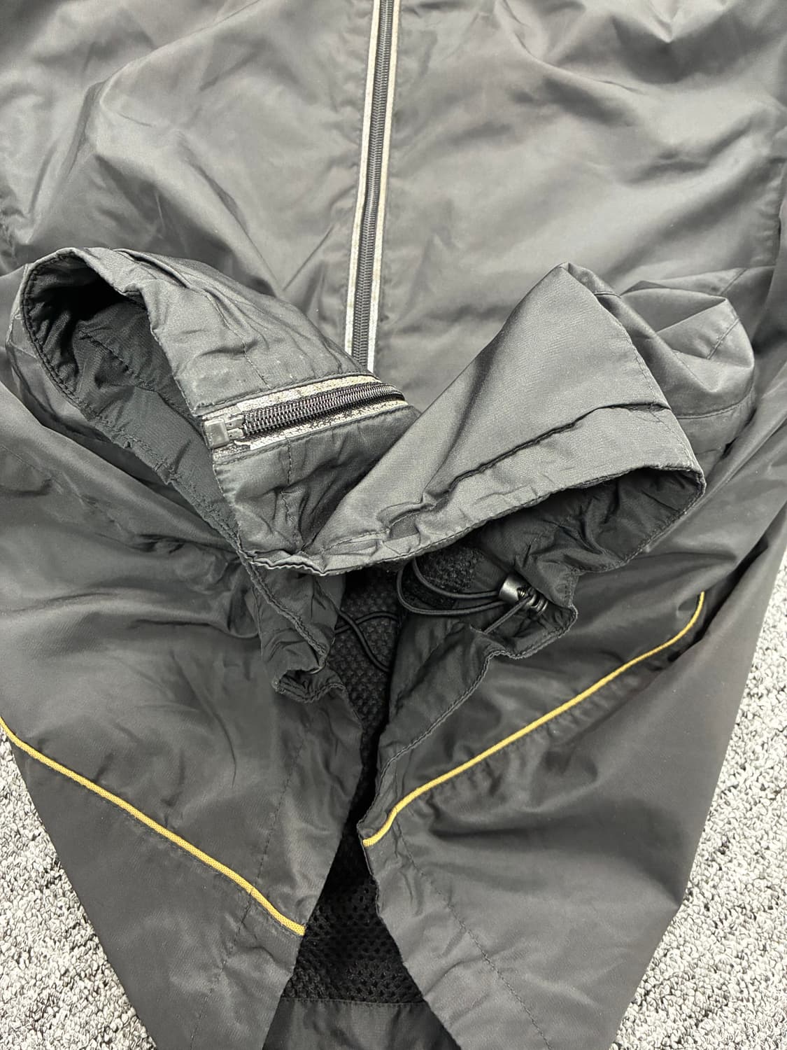 아식스 00s 블랙 골드 바람막이 110 상품이미지7