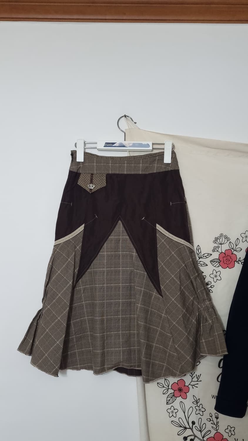 GARELLA Y2K 크라운 장식 스커트 상품이미지1