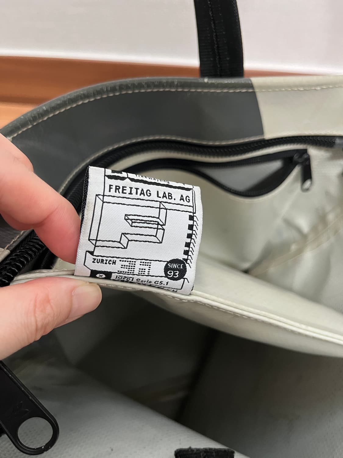 Freitag 리랜드 회흰 팝니다 상품이미지5