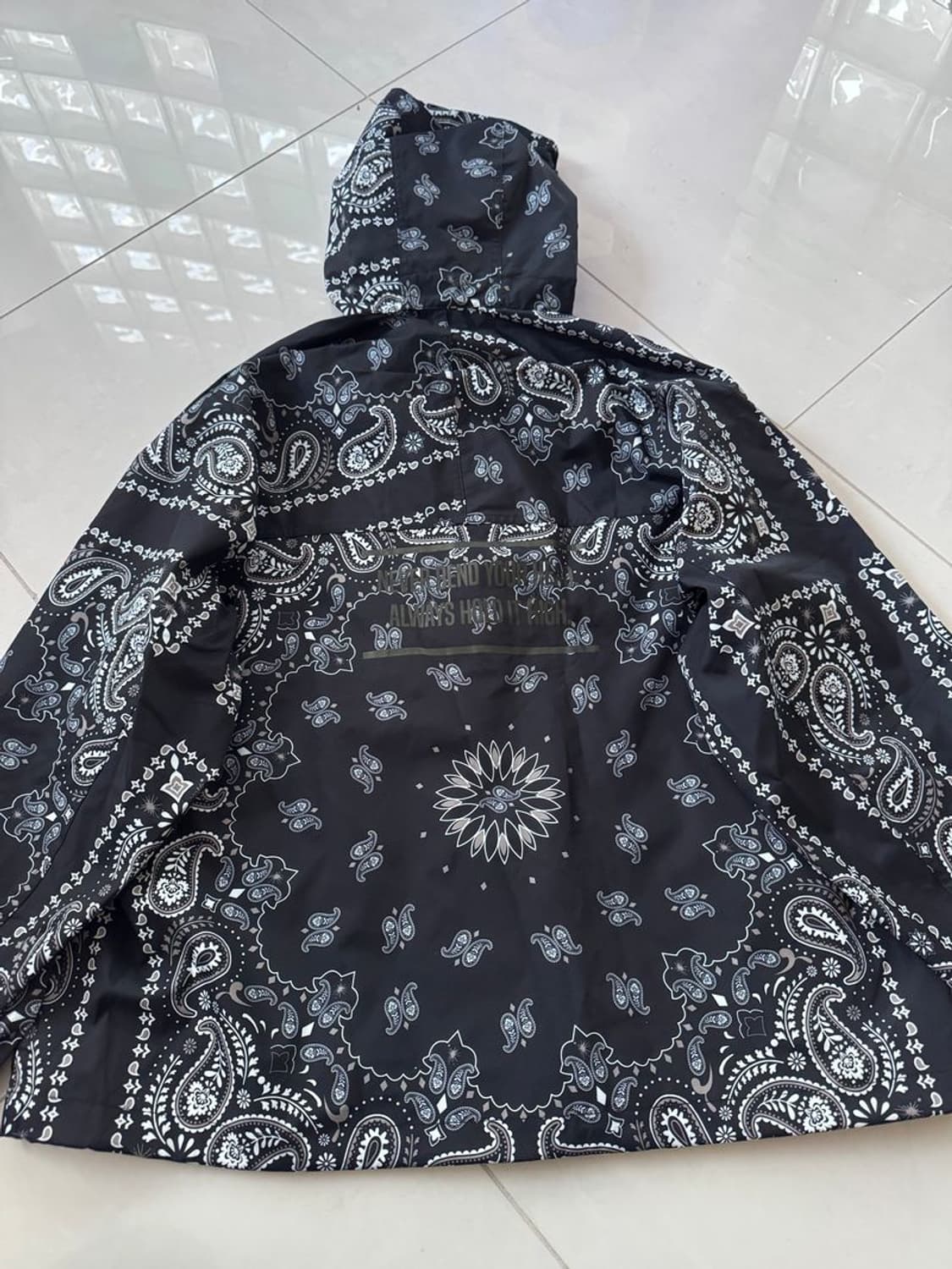 MOUNTAIN HOODIE JACKET 페이즐리 마운틴 후드 재킷 상품이미지4