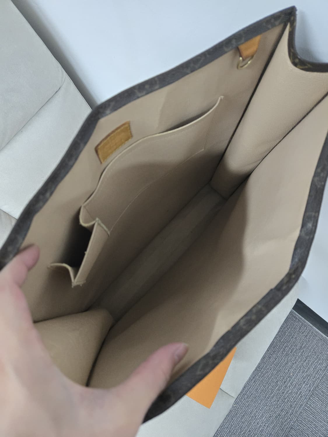 [보증서 정품]루이비통 삭플라 토트백 상품이미지6