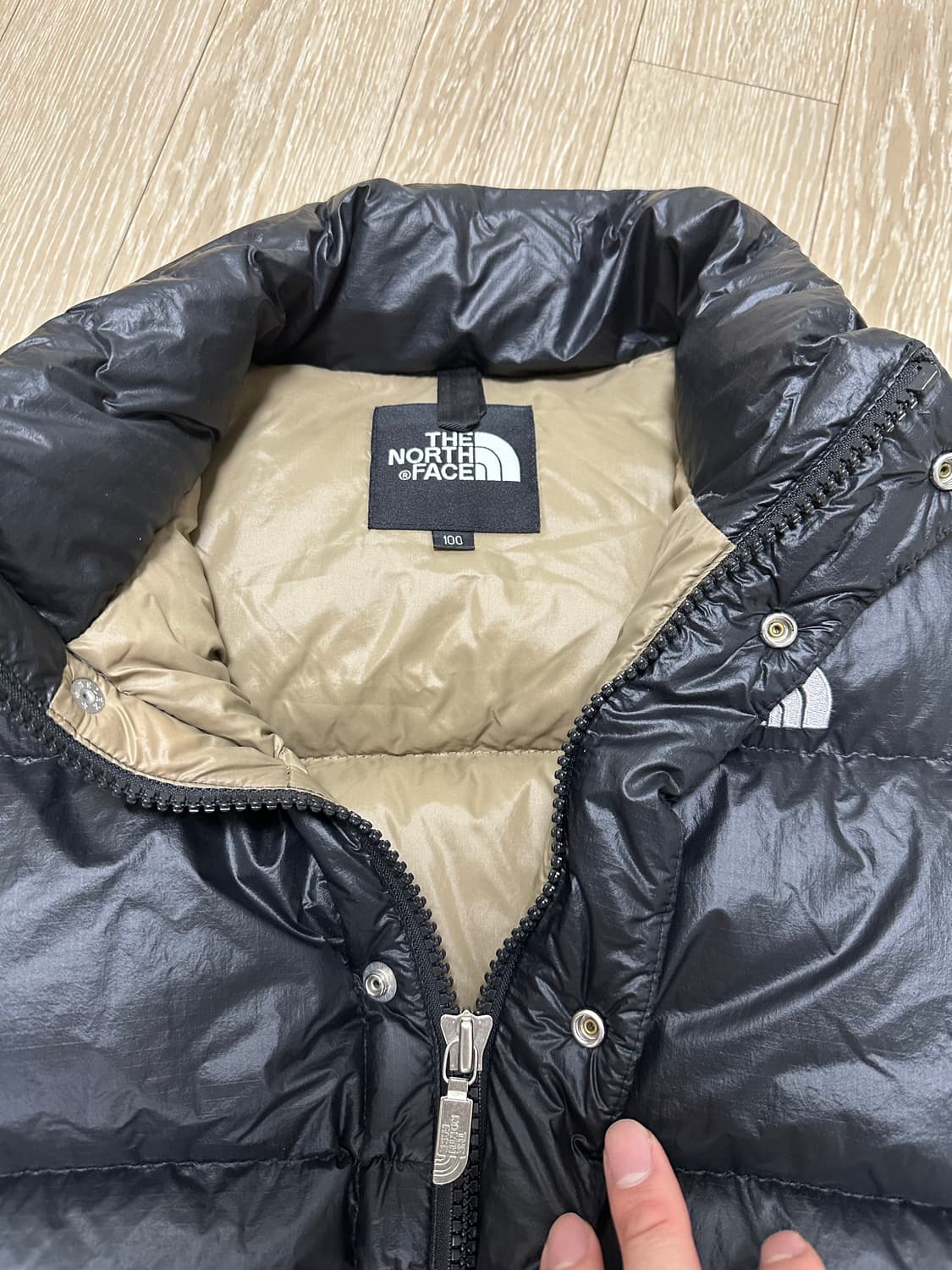 노스페이스 700 유광 패딩 조끼 100 상품이미지3