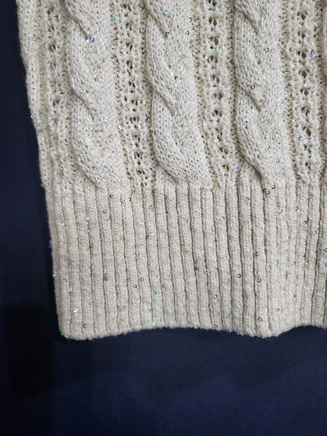 한섬 오브제 시퀸 프릴 니트탑 상품이미지7