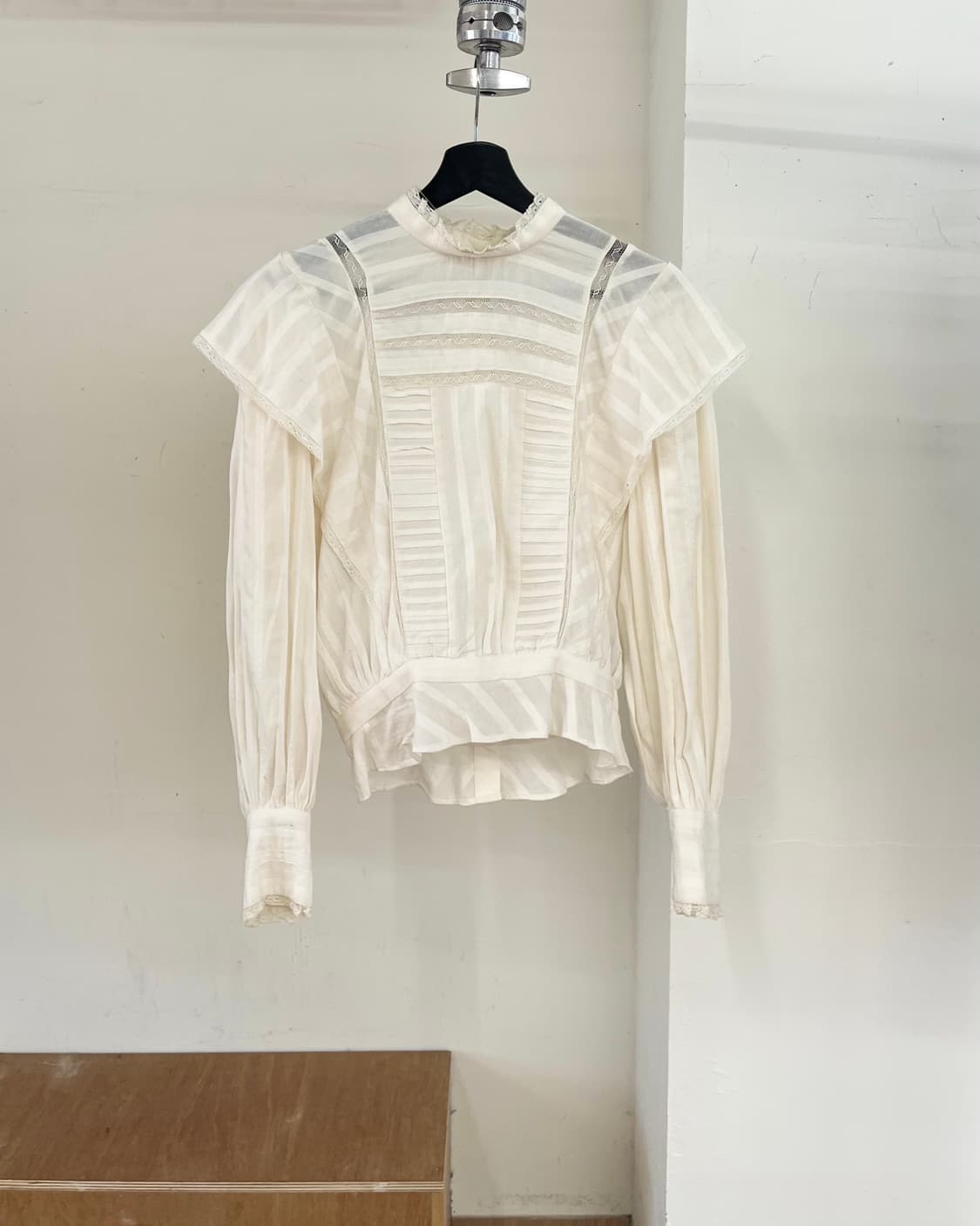 이자벨마랑 화이트 코튼 블라우스 상품이미지5