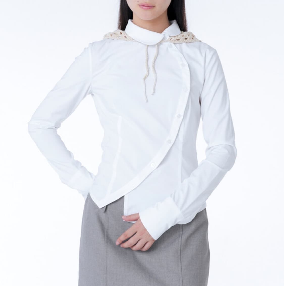 [2] 미세키서울 버튼 셔츠 화이트 블라우스 언발란스 상품이미지3