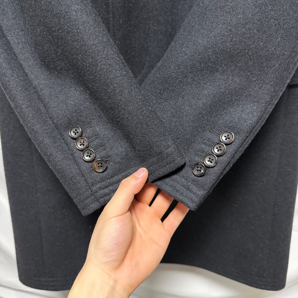 [S+급/2] 톰브라운 체스터필드 코트 블랙 백화점판 상품이미지9