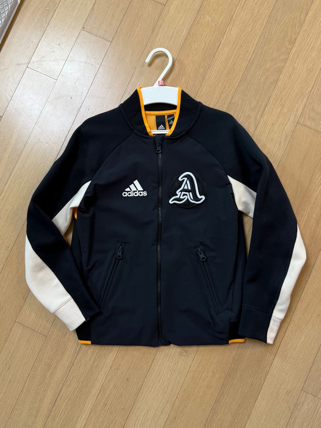 아디다스 키즈 블랙 점퍼 상품이미지1