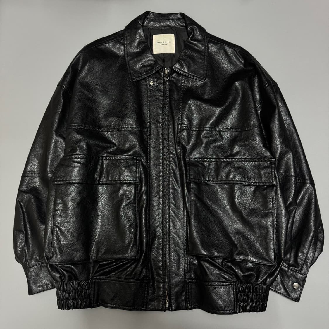 프릭스스토어 블랙컬러 스냅 칼라 집업 비건 레더 자켓 상품이미지7