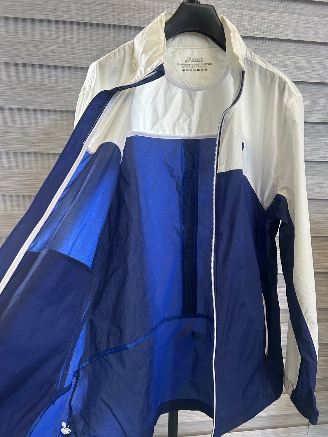 아식스 바람막이 자켓 XL 상품이미지4