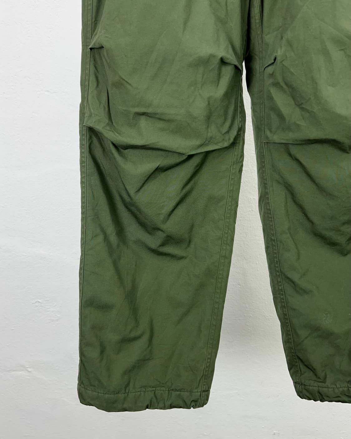 카키스 투턱 퀼팅 루즈핏 파라슈트 아미 팬츠 상품이미지4