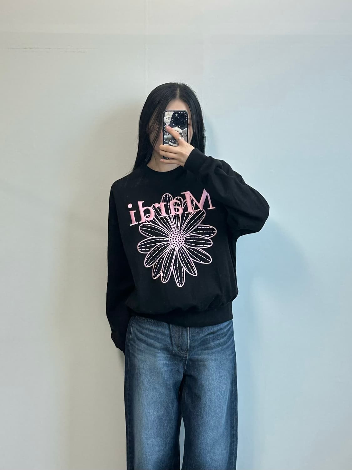 마르디 메크르디 빅로고 블랙 맨투맨 상품이미지1