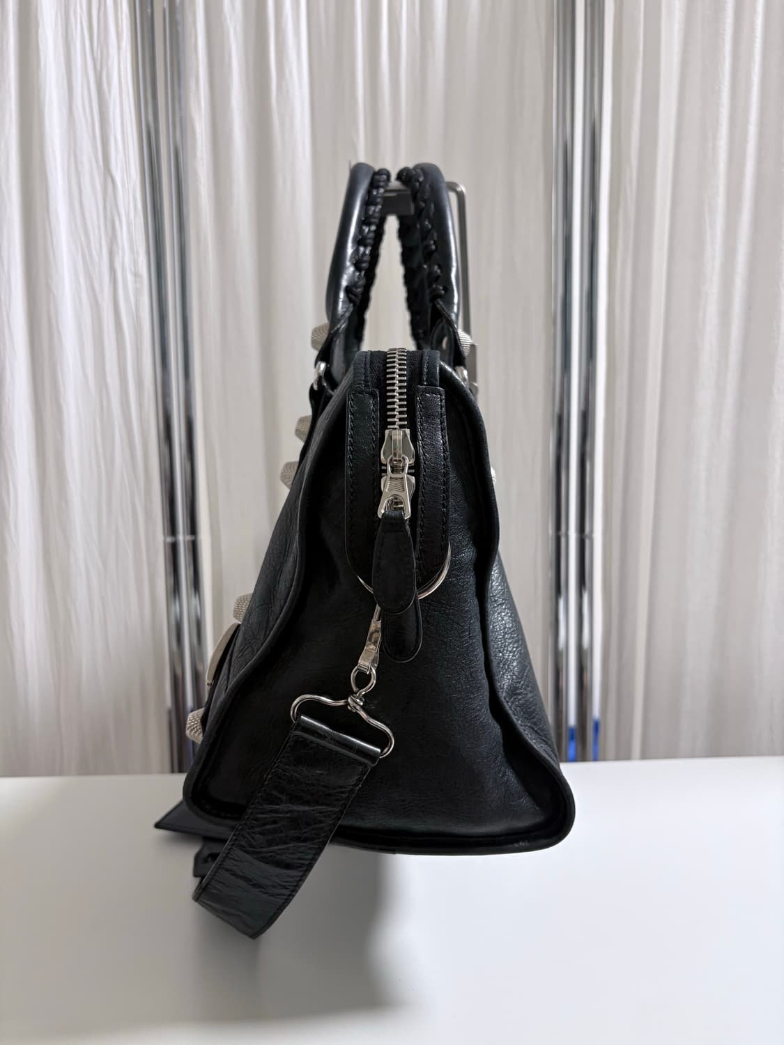 발렌시아가 파트타임 자이언트 모터백 블랙 상품이미지4