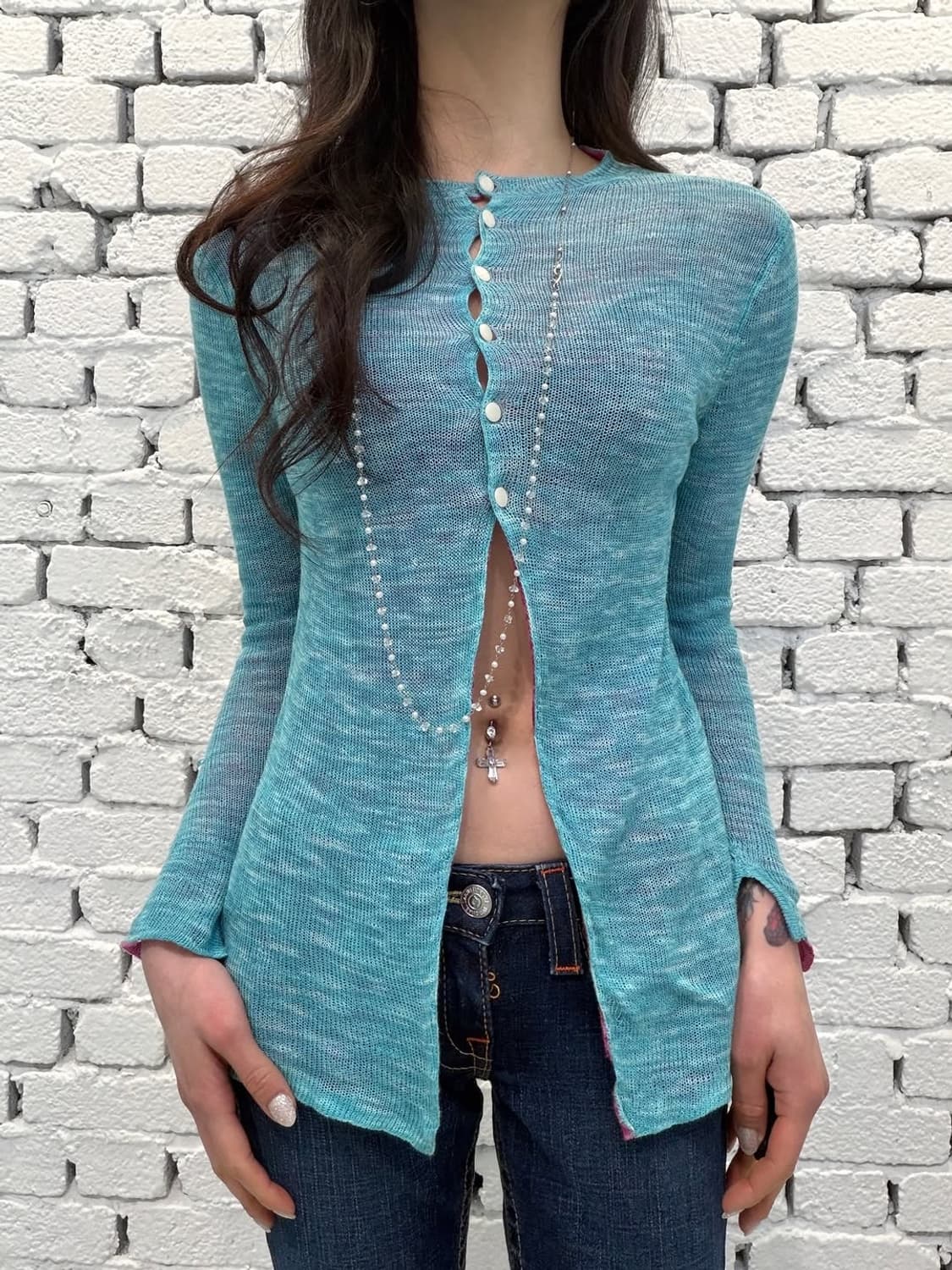 Shell Button Slit Knit Top 상품이미지1