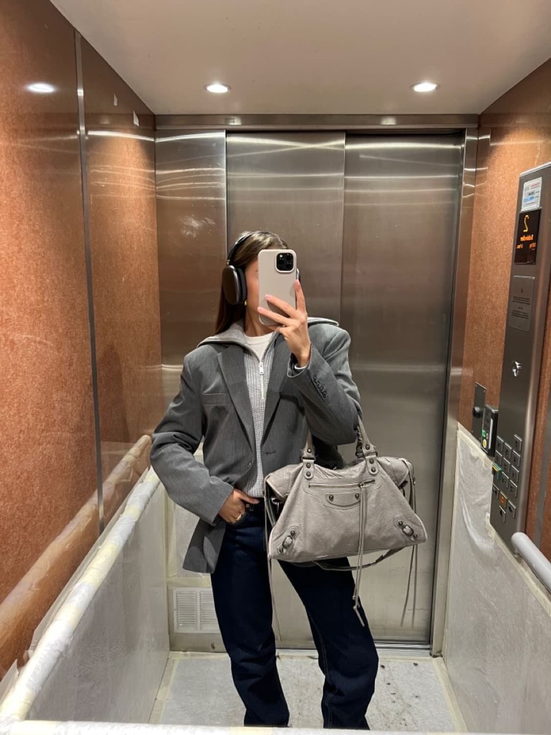 발렌시아가 모터백 미디움 블랙 상품이미지8