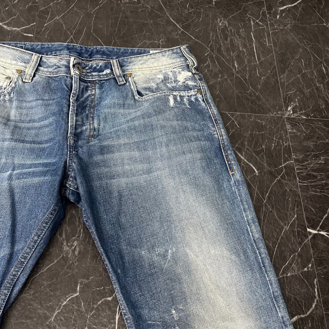 33in 디젤 아이스 워시드 데미지 부츠컷 데님 팬츠 상품이미지7