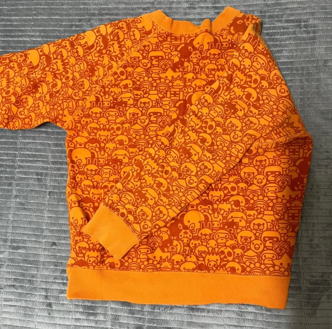 베이프 마일로 맨투맨 상품이미지3