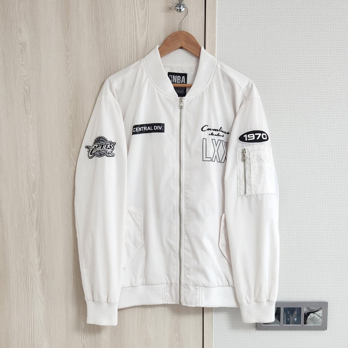 NBA 클리블랜드 캐벌리어스 항공자켓 상품이미지1