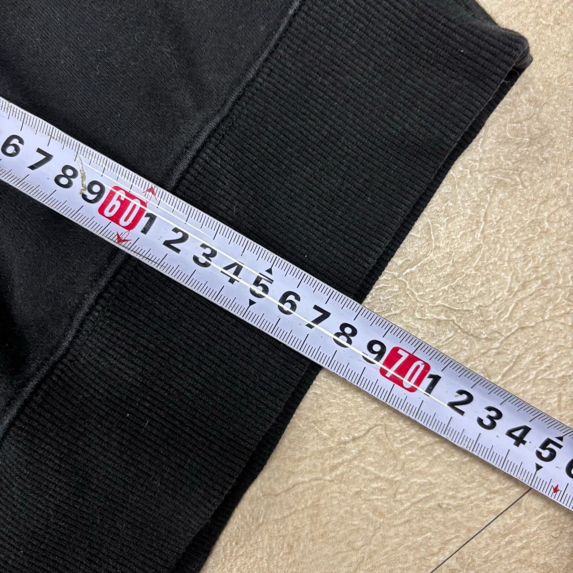 키르시 체리 스몰로고 블랙 맨투맨 상품이미지4