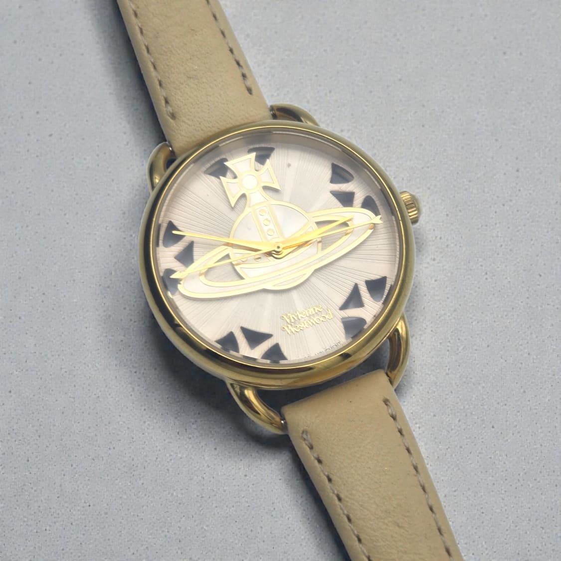 비비안웨스트우드 레든홀 쿼츠 시계 상품이미지1