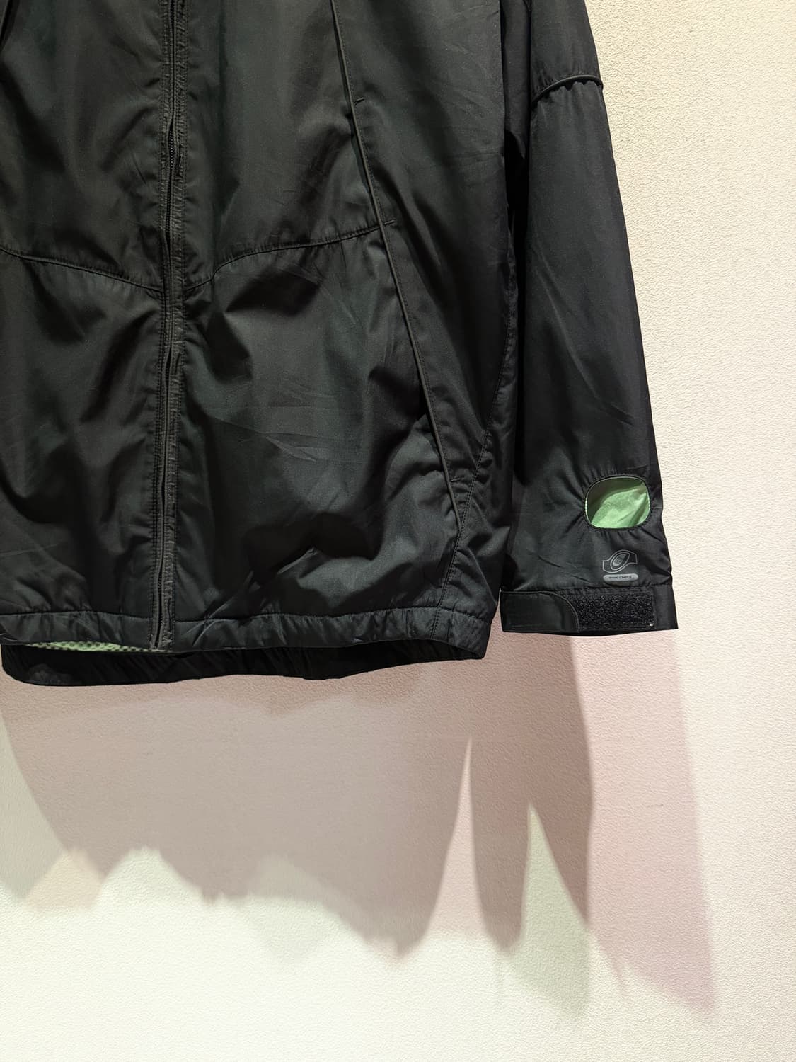 NIKE 나이키 손목 워치 디테일 배색 런닝 자켓 상품이미지4