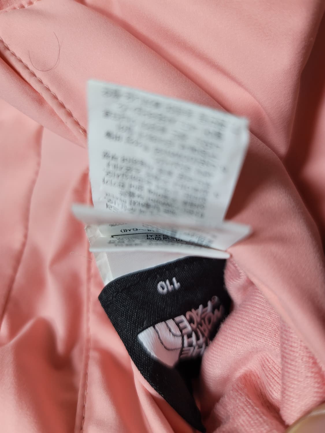 노스페이스 리버시블 연핑크 패딩 키즈 110사이즈 상태굿

 상품이미지5