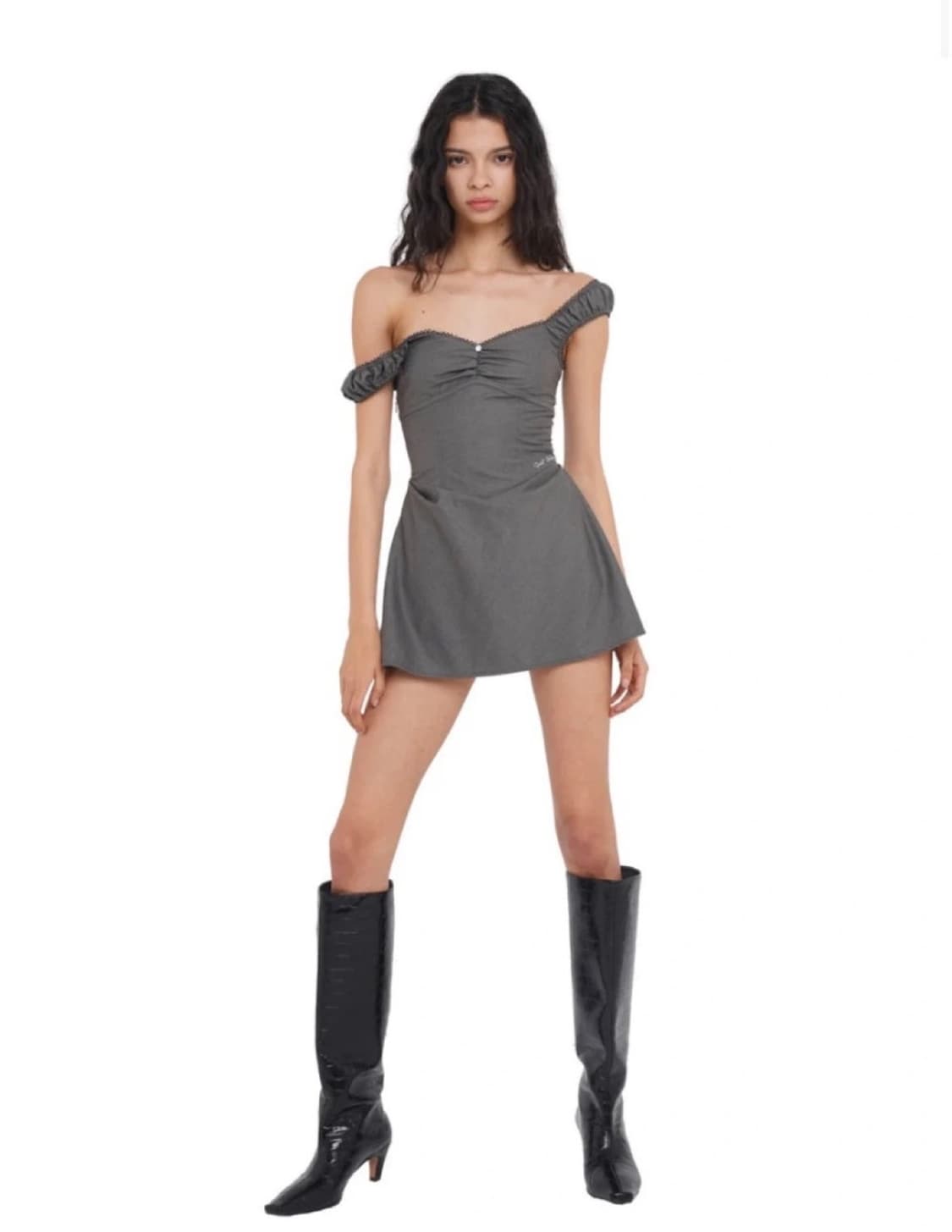 스위트칠링 퍼프 슬리브 셔링 오프숄더 미니 원피스 상품이미지1