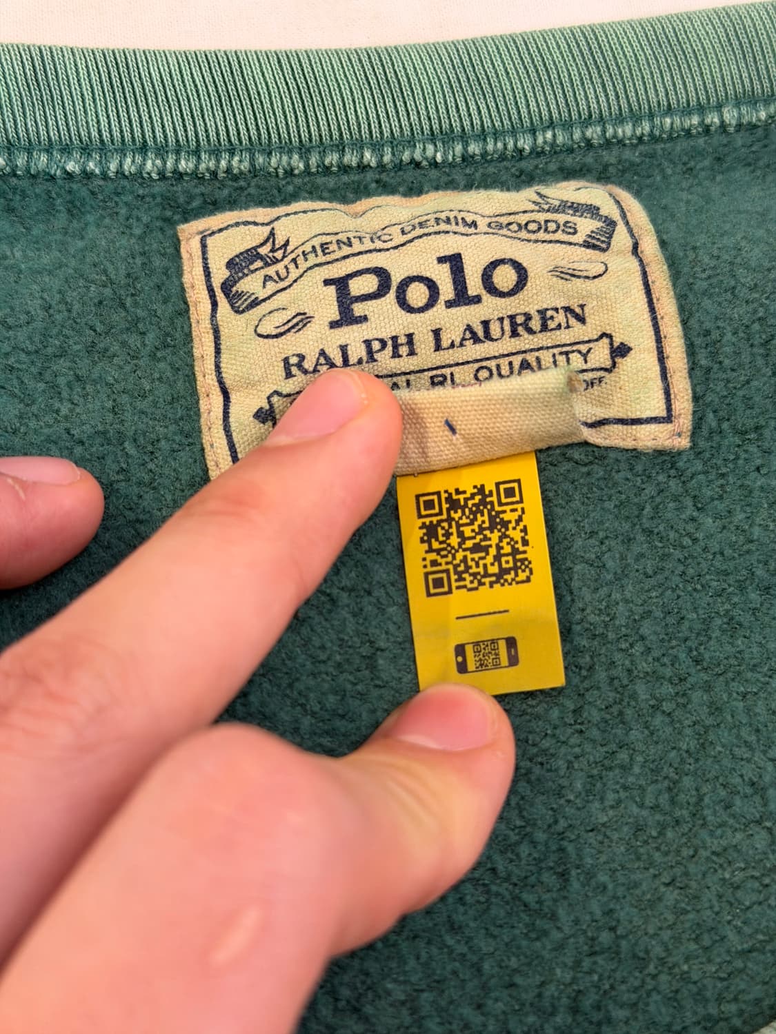 폴로 랄프로렌 그린 색상 맨투맨입니다. 가먼트 다이드 제품이라 빈티지한  상품이미지4