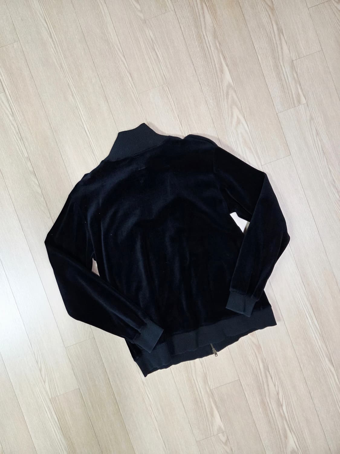 agate 블랙 벨벳 짚업 재킷 상품이미지5