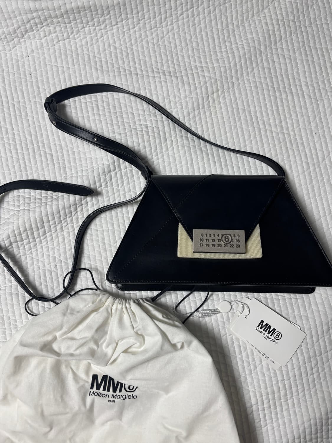 메종마르지엘라 mm6 넘버링 로고 레더 미디엄 크로스백 상품이미지1