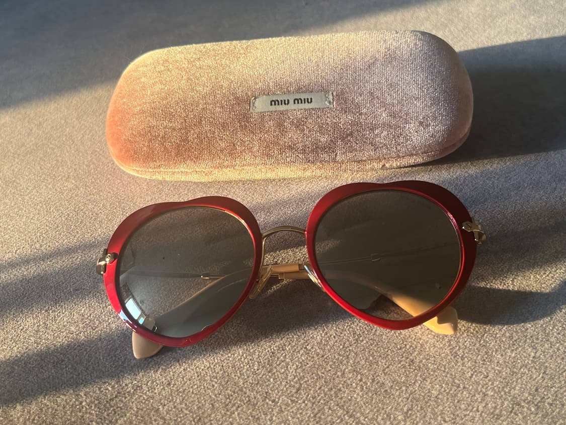 미우미우 레드 하트 선글라스  상품이미지6